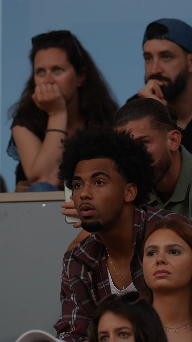 Arthur Fils' reaction to Novak Djokovic dropping the first set 😲