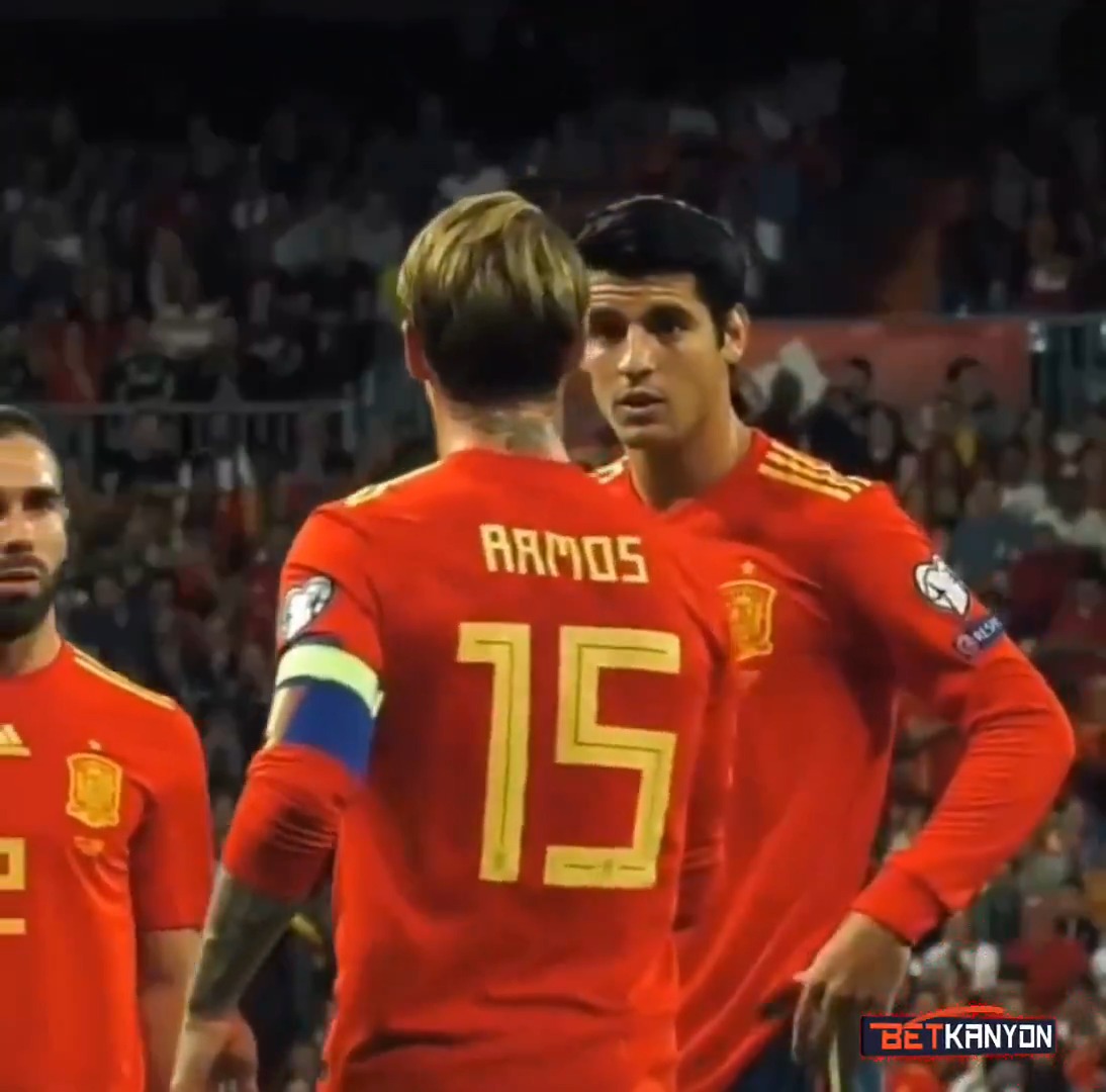 Ramos maçta kötü oynayıp tepki gören Morata'ya penaltıyı veriyor 🥲