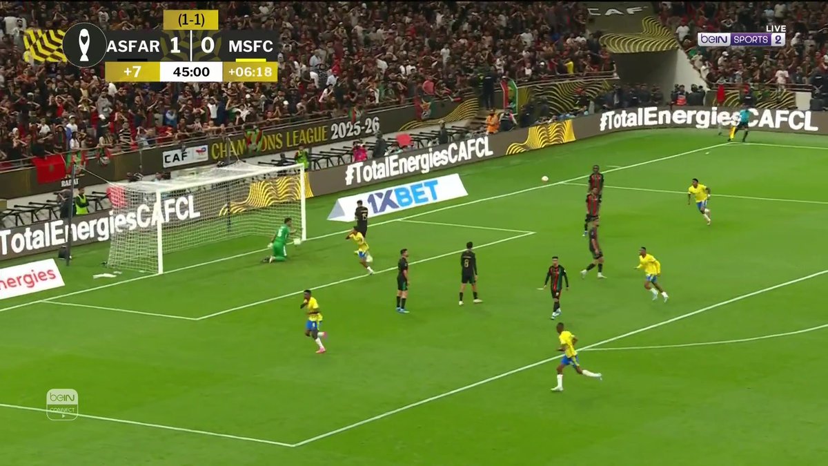 موكوينا يدرك التعادل لفريق ماميلودي صنداونز ويشعل اللقاء 🔥⚽️ #دوري_أبطال_إفريقيا | #الجيش_الملكي | #ماميلودي_صنداونز