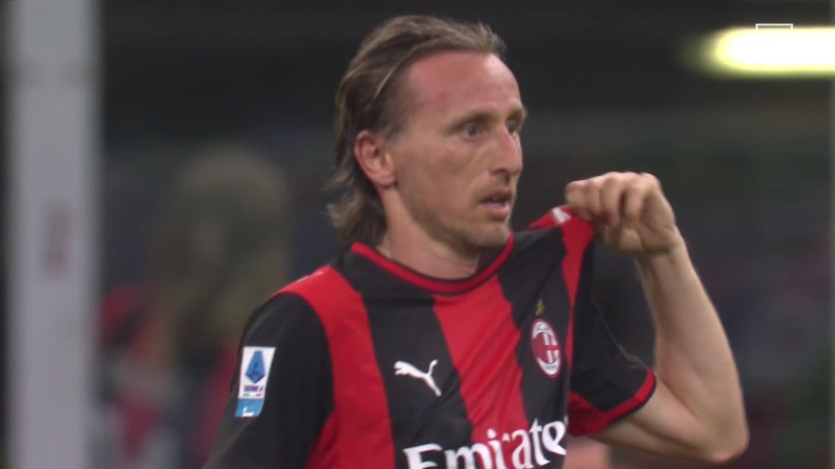 ¡EL MILAN, FUERA DE LA CHAMPIONS! 😱🔴⚫ Los rossoneri dejaron escapar en San Siro la oportunidad de estar en la máxima competición europea tras caer ante el Cagliari🤯 #SerieAenDAZN 🇮🇹