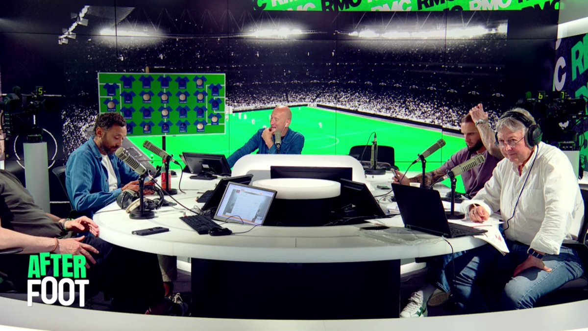 🏴🗣 Julien Laurens : "Leur plus grosse erreur a été de se séparer d'Enzo Maresca. Quand il était là, c'était plutôt cohérent. Perdre 14 fois dans cette Premier League là, c'est une humiliation... Liam Rosenior n'était pas prêt, ils s'en sont rendu compte trop tard."