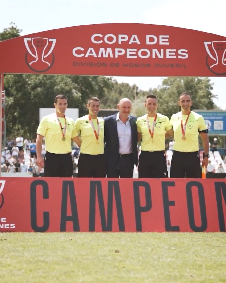 📹 El presidente de la RFEF comparte con los aficionados el emocionante desenlace de las competiciones nacionales. ⚽️ Rafael Louzán ha vivido este domingo las finales de la #CopaDeCampeones y #CopaDelReyFS, así como el ascenso a #PrimeraFederación. 🔗