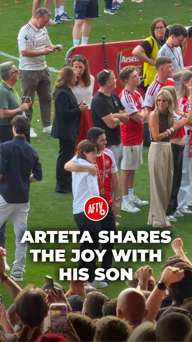 Arteta shares the joy with his son! 🥰 #Arsenal #AFTV #PremierLeague