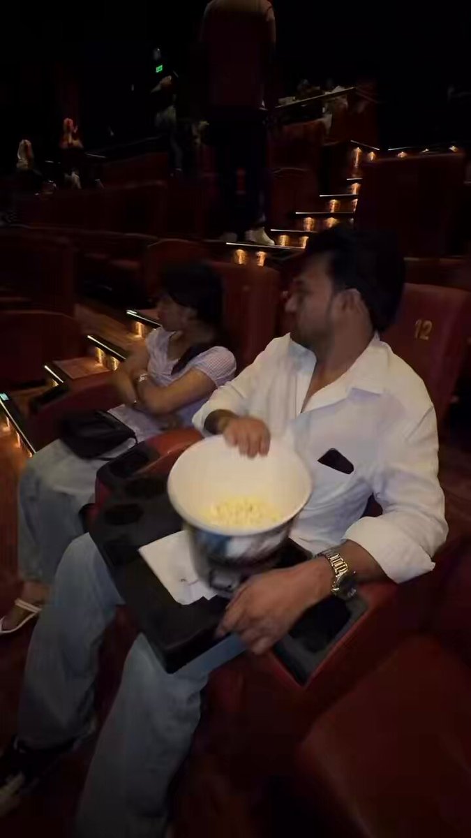 Banchod Drama shuru !! Couple did breakup after watching #ChandMeraDil 😛🤣 Kon Chutiya Log hain yeh ? 🍌🍑