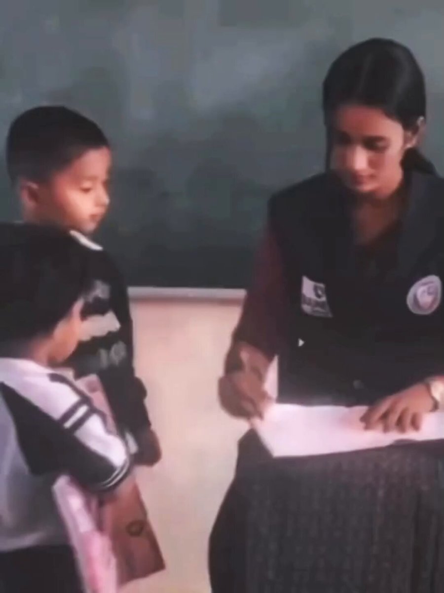Đúng là tuổi trẻ tài cao. 10 điểm cho cu cháu. Quá đáng yêu 😄