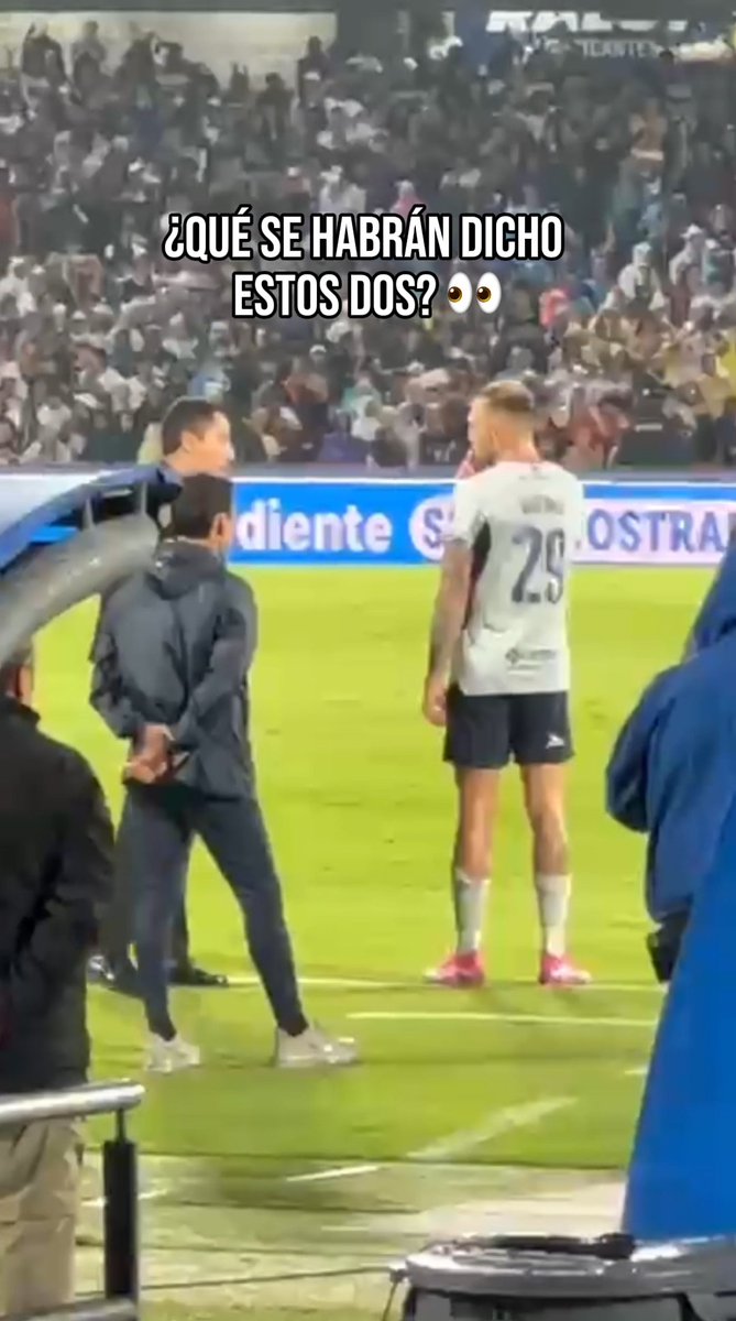🔥 ESTÁ CALIENTITA LA FINAL Efraín Juárez y Rotondi se quedaron hablando y se tapaban la boca para decirse cosas.