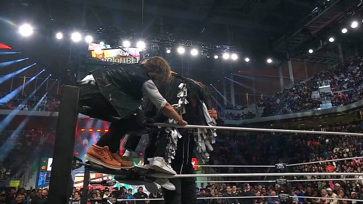 TRIPLE SAMOAN DROP BY @TOALIONA! Watch #AEWDoN LIVE on HBO Max PPV