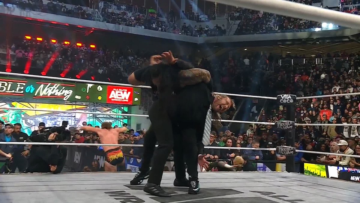 This spot was so fucking hilarious. Bookmark this for when the chronically online quiet kids in AEW's fanbase try to act like only WWE does silly comedy with their wrestling. #AEWDoN