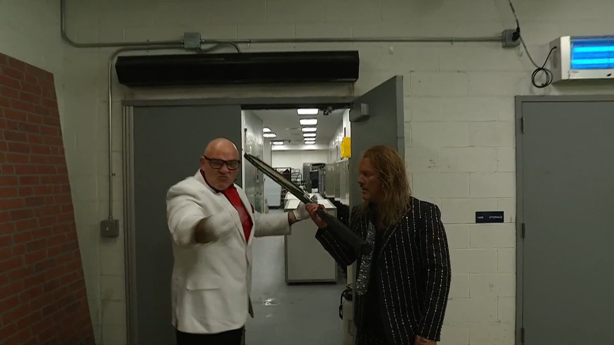 Luther found Satnam Singh’s tennis racket and handed it off to Chris Jericho! Watch #AEWDoN LIVE on HBO Max PPV
