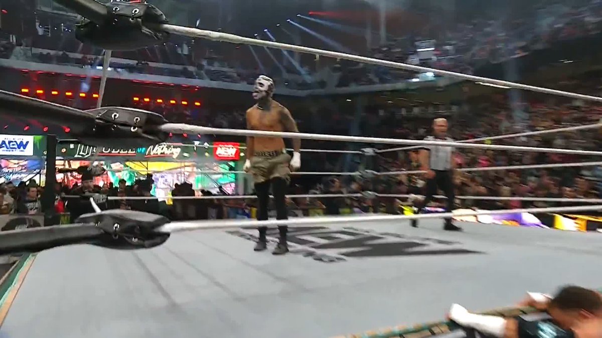 He doesn't care about his life #AEWDON