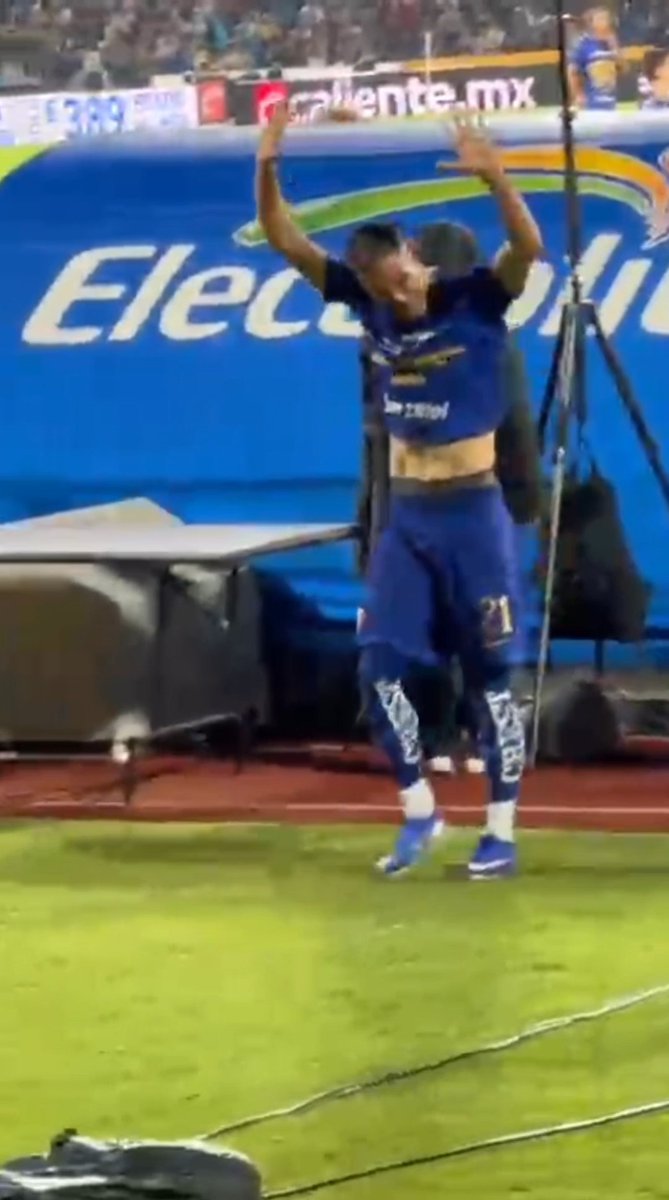 🟥 ¡LA JUGADA QUE LO CAMBIÓ TODO PARA PUMAS! La entrada que le costó la tarjeta roja a Uriel Antuna...
