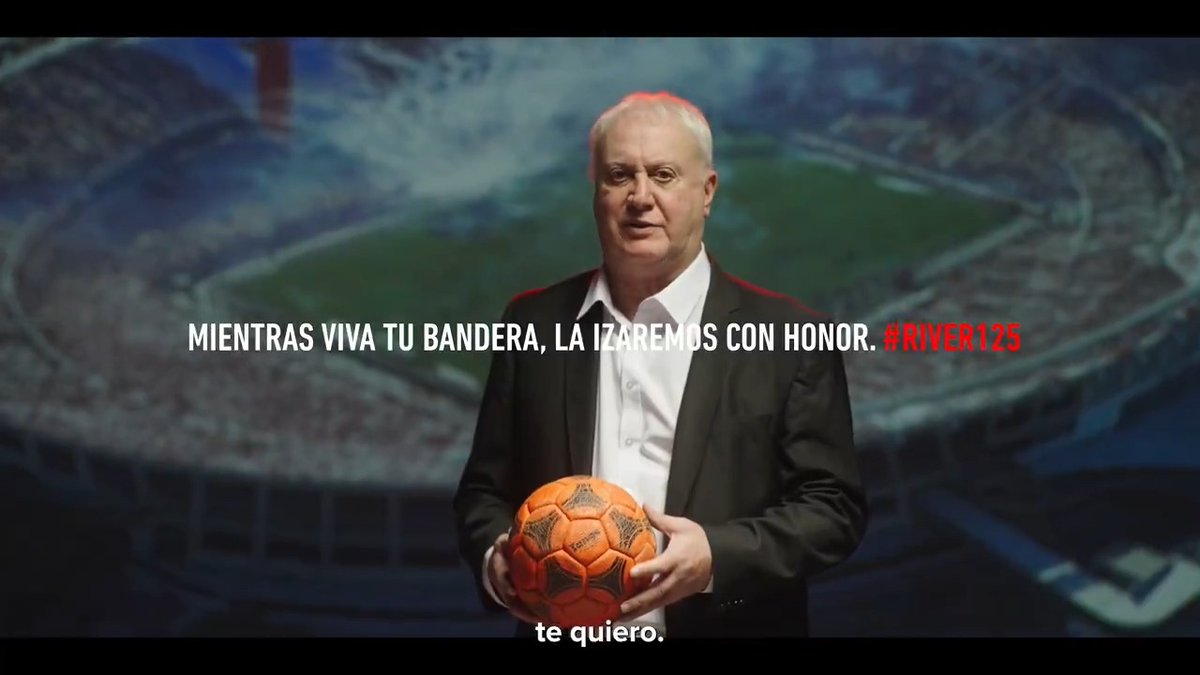 Mientras viva tu bandera, la izaremos con honor. #River125 ⚪️🔴⚪