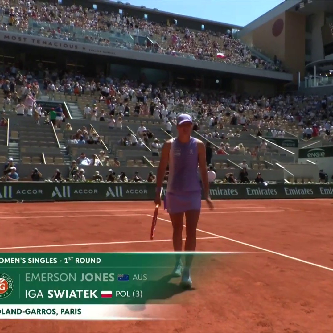 JAZDA ๐ช Four-time champion Iga Swiatek cruises through her opening match at Roland-Garros with a 6-1 6-2 win against Emerson Jones!