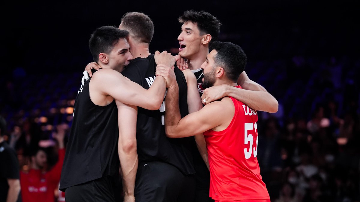 Esquenta VNL 2026 🔥 Na VNL 2024 tivemos um set que entrou na história da competição. Turquia e Alemanha protagonizaram um set maluco que terminou 44x42 favorável aos turcos, o recorde anterior era da partida Argentina x Estados Unidos que foi 43x41 😳