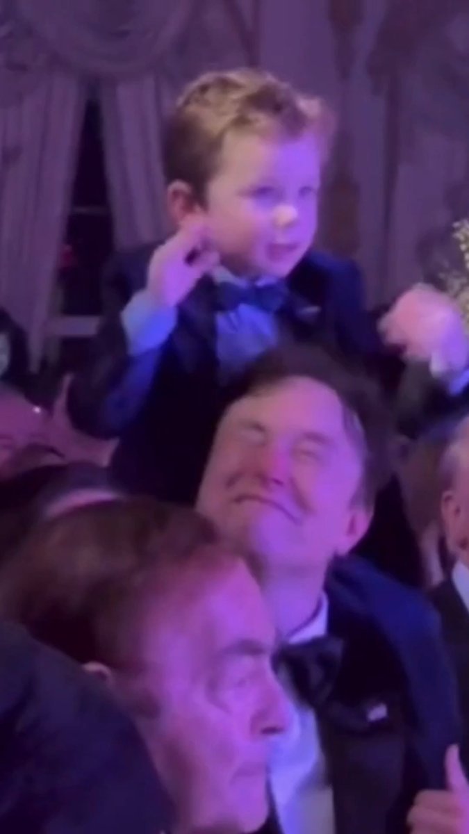 The cutest father-son duo. This side of Elon melts my heart every time ❤️