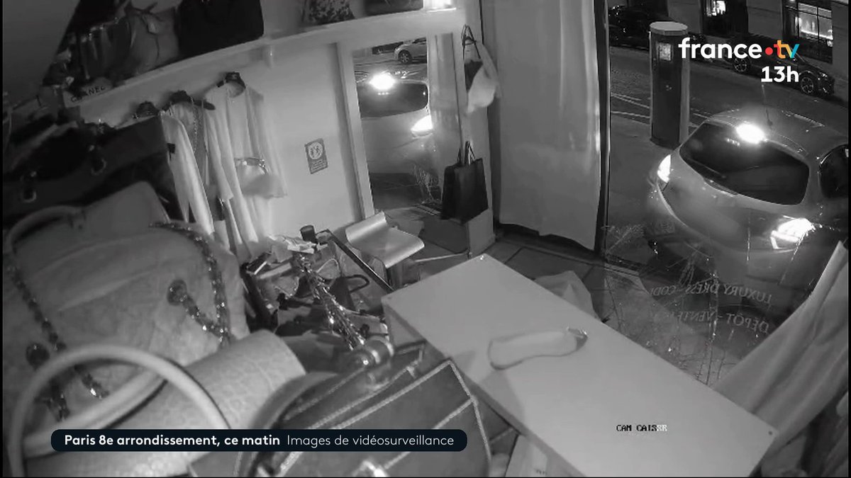Un nouveau magasin de luxe a été pris pour cible lors d'un braquage à la voiture bélier cette nuit à Paris, à proximité des Champs-Élysées. Le montant du préjudice serait estimé à 200 000€. #JT13h