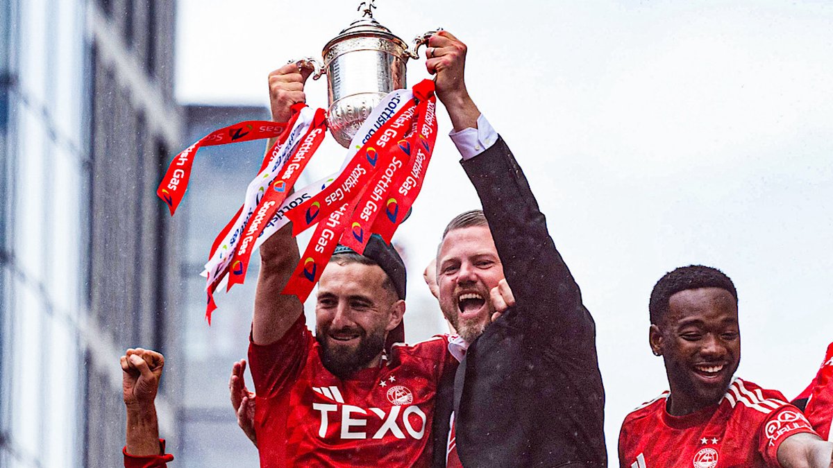 One of our own. The local loon who lived all our dreams 🏆 Thank you for everything, Graeme ❤️