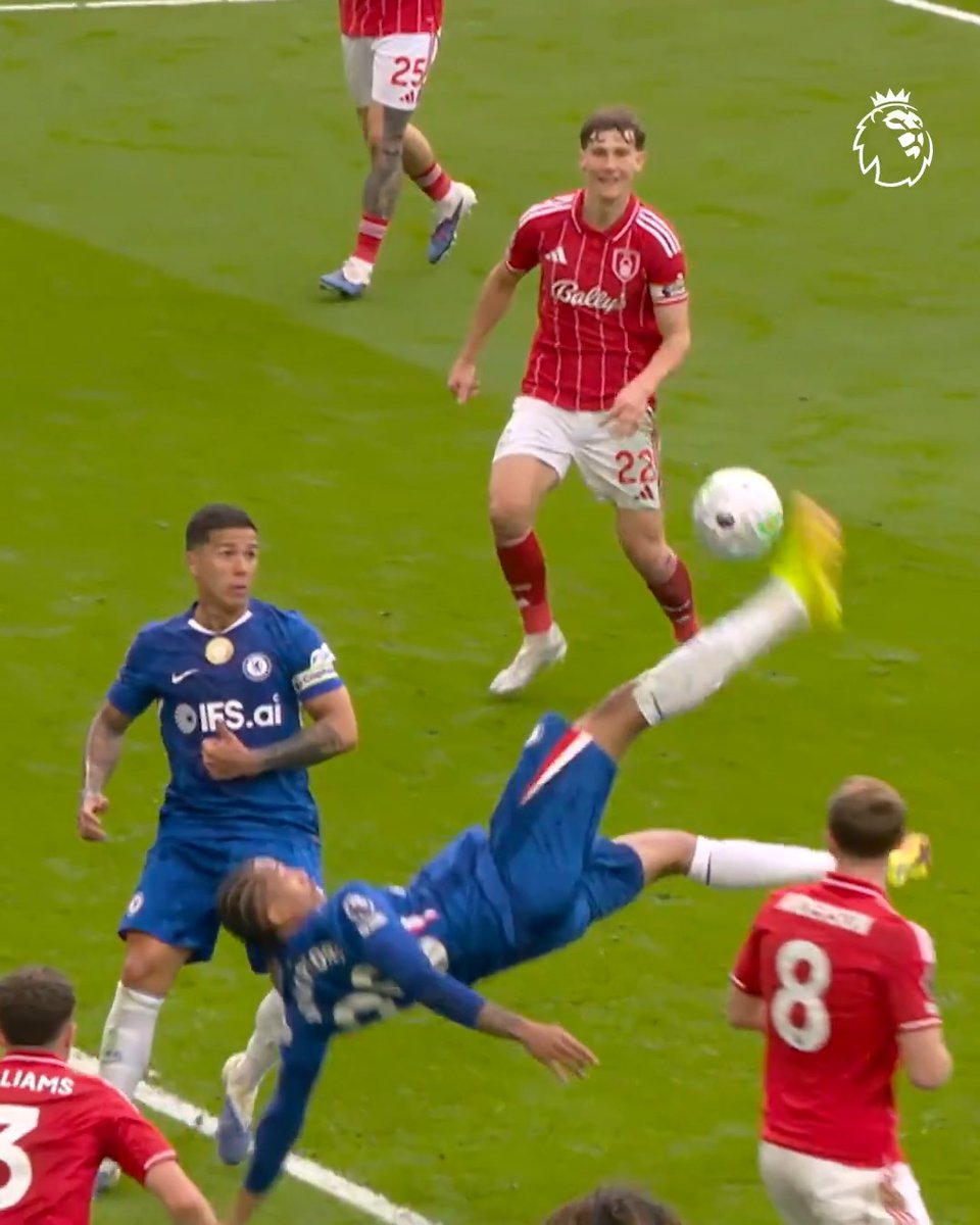 This Joao Pedro’s bicycle kick has not been nominated for Goal of the Season!! 😱