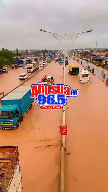 Flooding has reportedly hit the Ofankor Barrier area following heavy rains, causing difficulties for motorists and residents along the stretch.