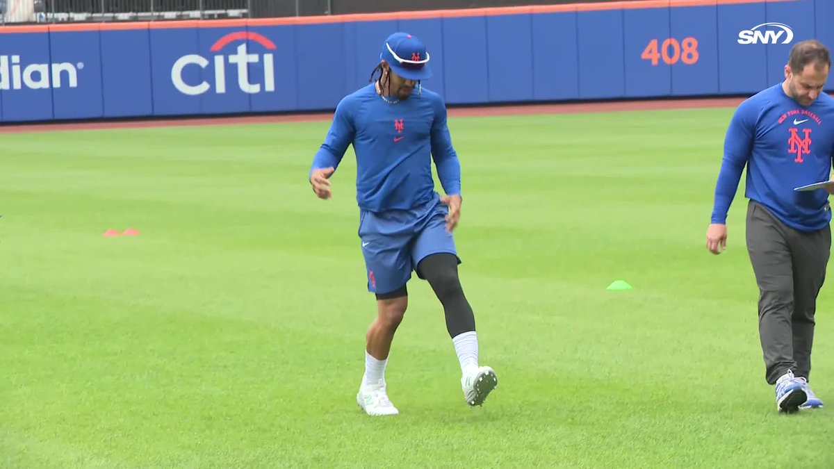 Francisco Lindor does some work on the field today
