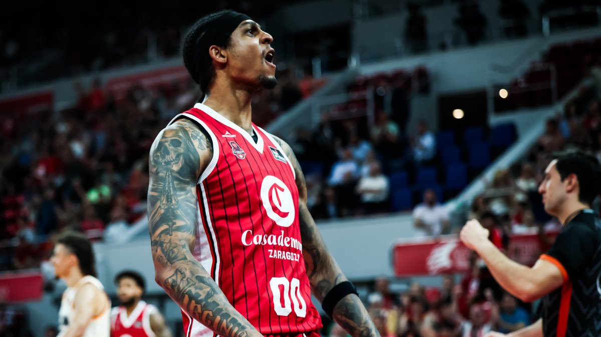 💥 La EXPLOSIVIDAD de DEVIN ROBINSON volvió a brillar con la camiseta de Casademont Zaragoza. Pese a la derrota ante UCAM Murcia, el de Virginia firmó 2⃣0⃣ puntos y 2⃣7⃣ de valoración en 28 minutos sobre la cancha. #LigaEndesa