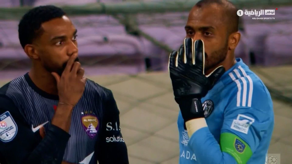 في لحظات عابرة.. حوارات لا يسمعها أحد ⚽️✨ علي خصيف وخالد عيسى وثائقي #قصة_عودة_الزعيم | #أبوظبي_الرياضية 1⃣