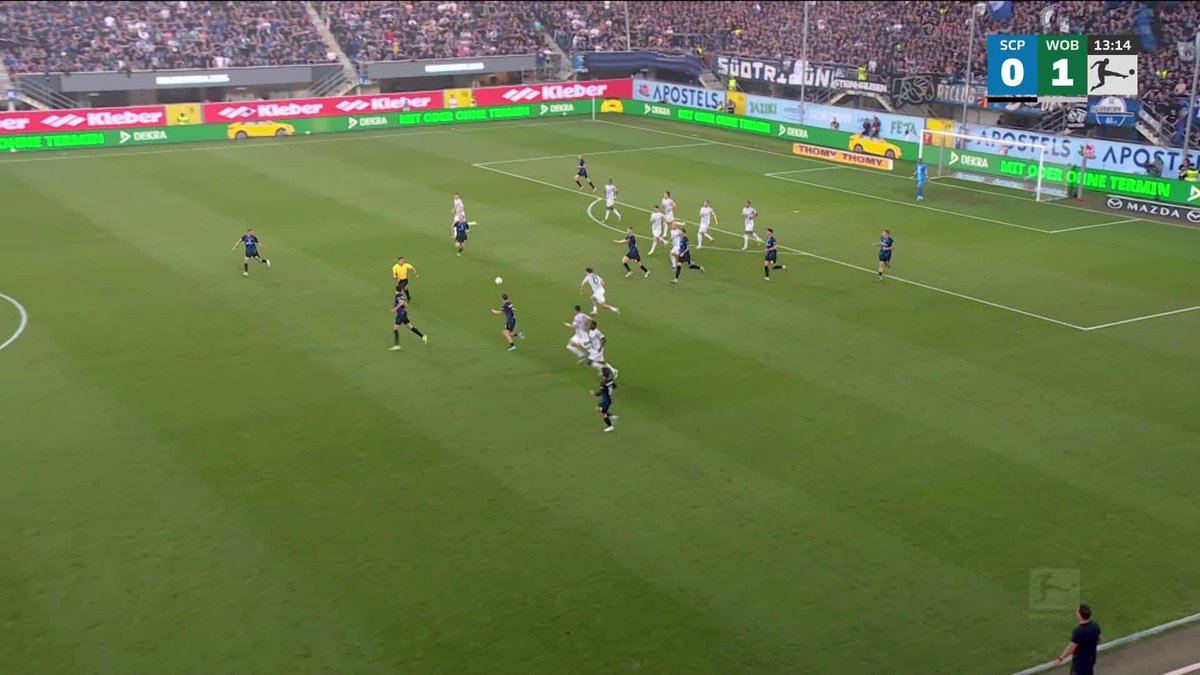 Gelb-Rot nach 14 Minuten! 😵 Maehle bringt Wolfsburg in eine schlechte Ausgangssituation! 🚨 Zu seinem Glück führen die Wölfe schon 1:0. 👉 Die Bundesliga LIVE auf SKY SPORT 📺📱🖥️ #skybundesliga #bundesliga #scpwob