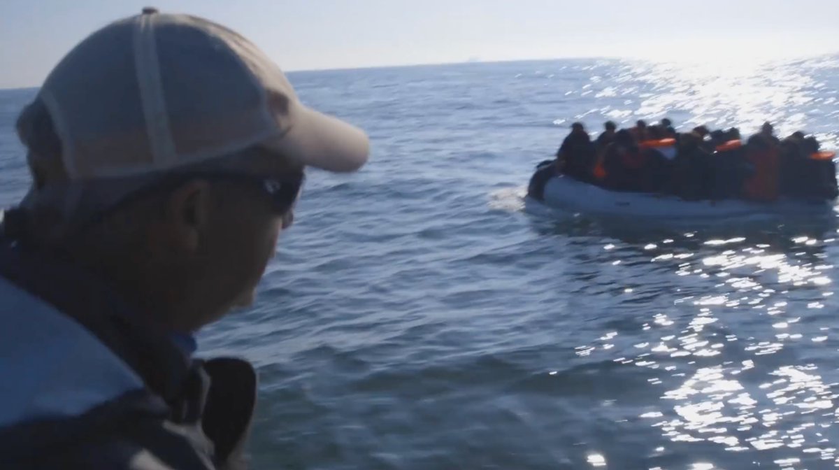 🚨NIGEL: “I just witnessed the French Navy escorting illegal migrants into British waters, despite the money we are paying them. They even tried to prevent us from filming the handover, as you can see in the video. This is an outrage and a scandal.”
