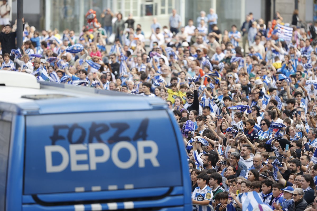A Coruña merece! Uma cidade em festa com a volta do Deportivo à elite.