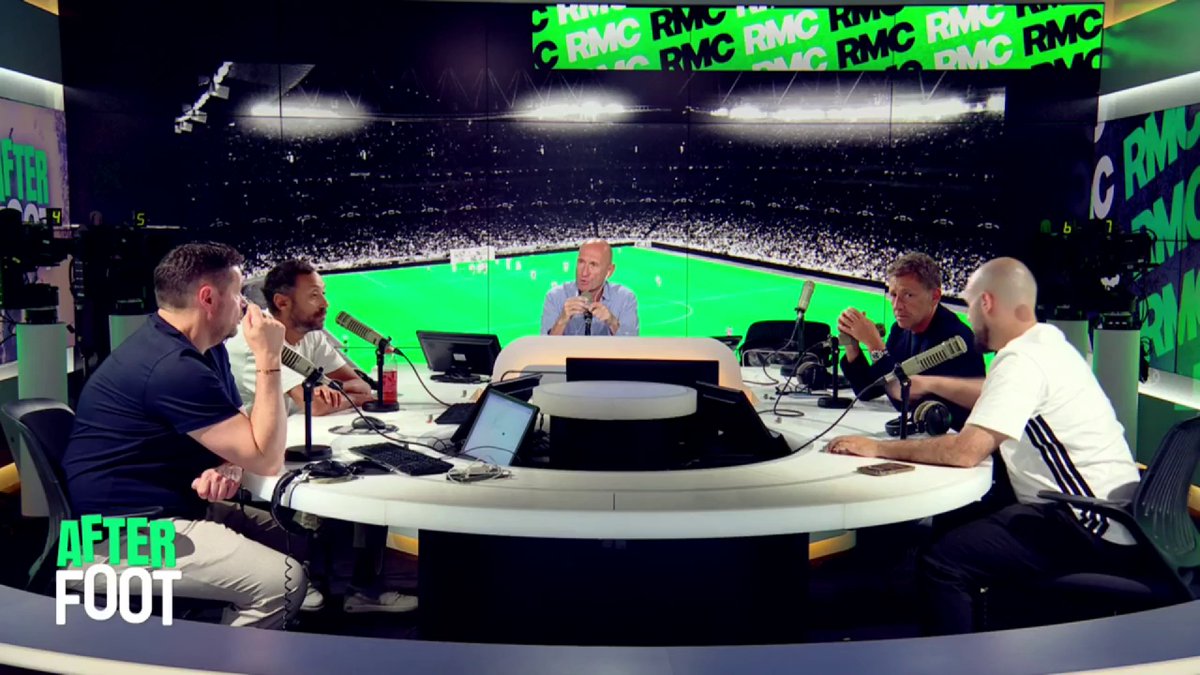 🗣️👀 Pierre Sage : "L'idée est de rester à Lens mais on ne peut jamais être sûr à 100%. Je vous avoue qu'il y a des choses qui bougent aujourd'hui et des questions se posent. Il y a déjà une réflexion de ma part en ce moment même si ma volonté est de rester à Lens."