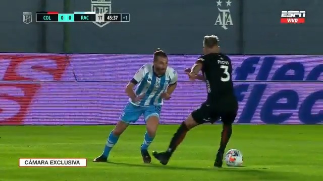 Este es el quite más quirúrgico de la historia del fútbol
