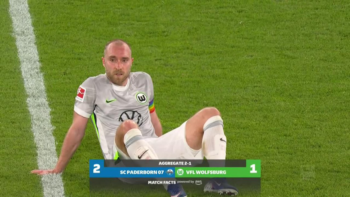 LA ALEGRÍA Y LA TRISTEZA DESPUÉS DE LA PROMOCIÓN: Paderborn derrotó 2-1 a Wolfsburgo en el partido de vuelta y decretó su regreso a la #Bundesliga, condenando a su rival a descender luego de estar 29 años consecutivos en la máxima categoría. 📺 #DisneyPlus Plan Premium