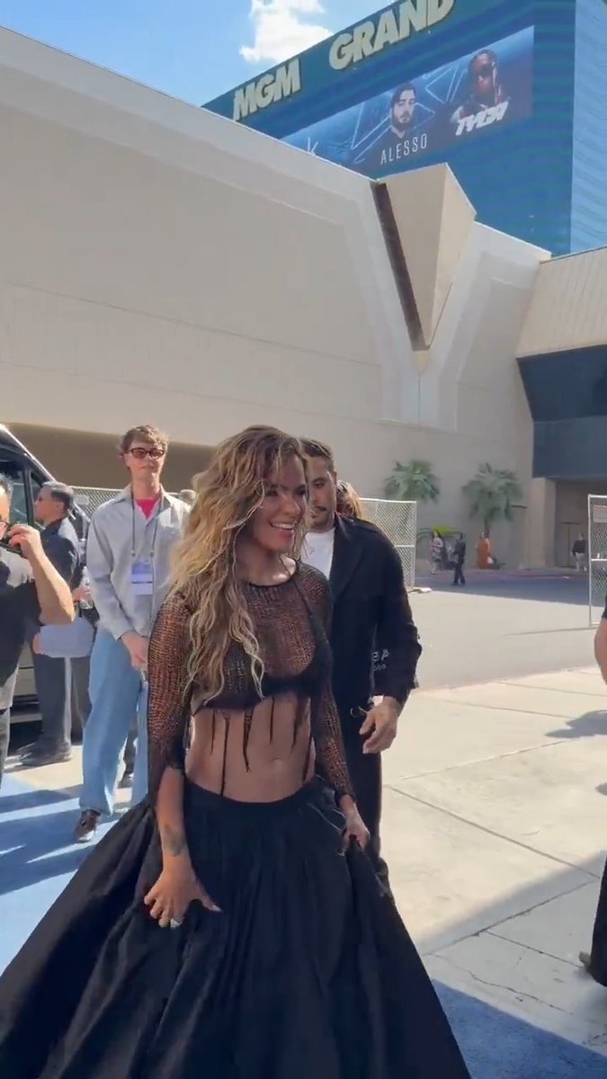 Bienvenidos @Karolg #AMAs 🧡