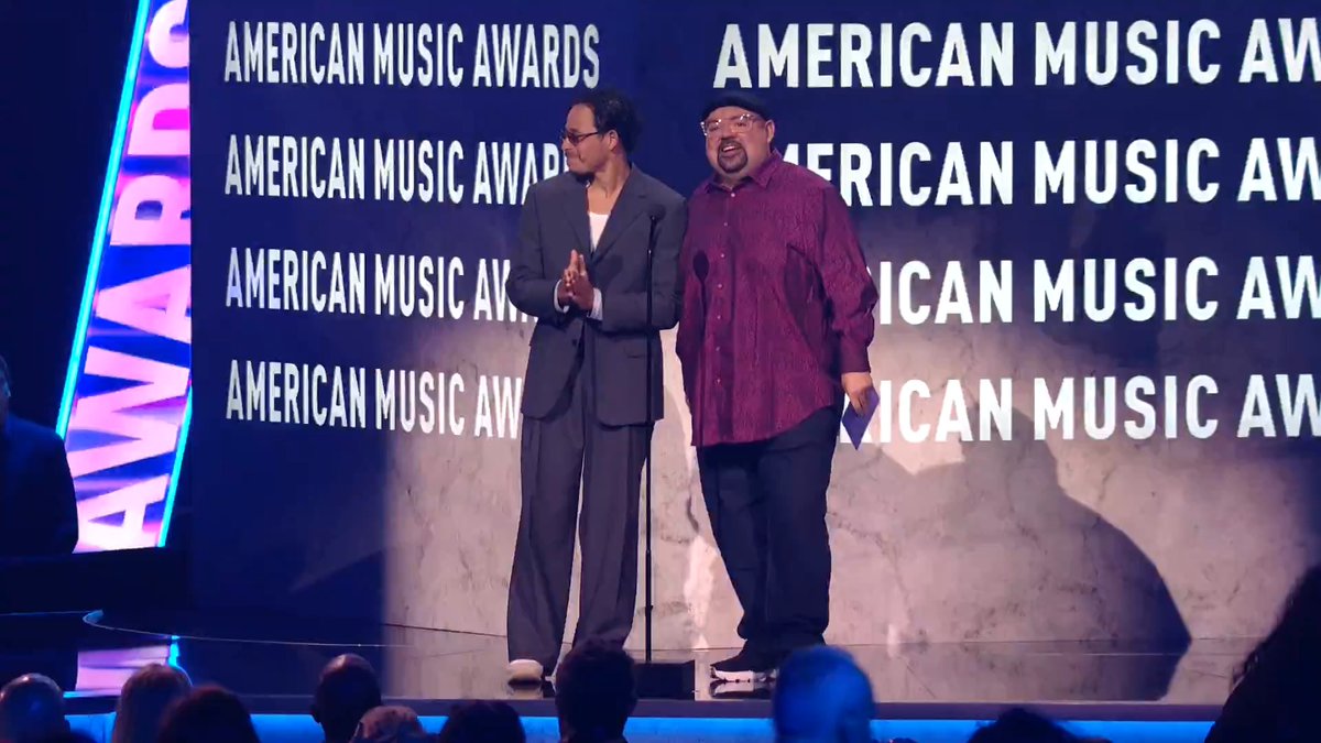 Presenting the award for Breakthrough R&B Artist, here's G a b r i e l - I g l e s i a s and Anthony Ramos! #AMAs