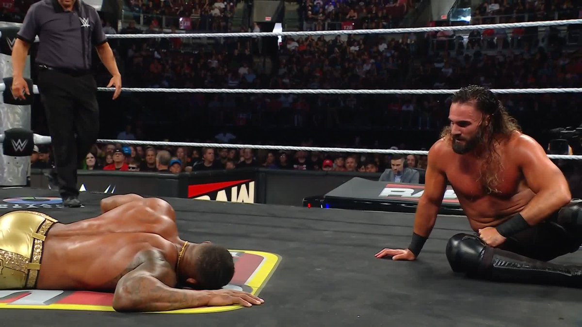 So much for an alliance between these two 😐 Seth Rollins | 𝕂𝕚𝕟𝕘 𝕋𝕖𝕫