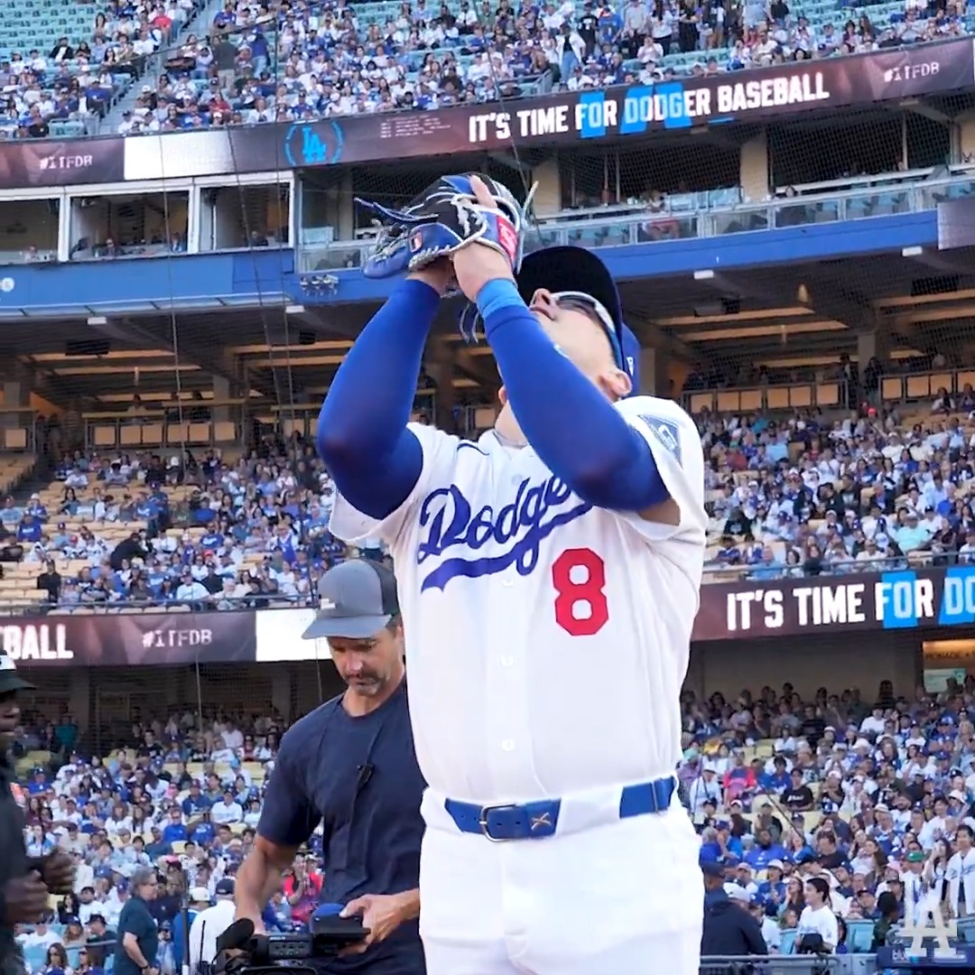 Kiké's back. 💙