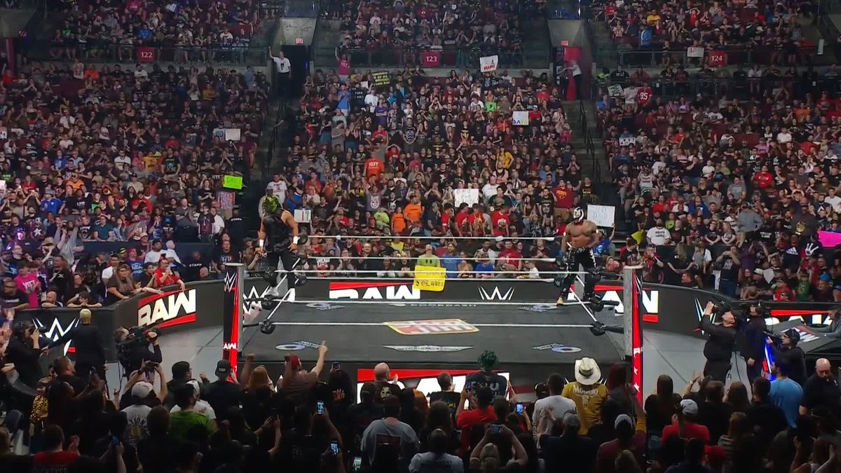 Dragon Lee comes to the aid of Rey Mysterio!! 🔥 Dragon Lee | ♛Rey Mysterio❔