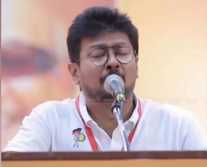 என்னகாட பொதுக்கூட்டம் கூட்டி வச்சிட்டு அழுதிட்டு இருக்கீங்க 😂😂😂😂