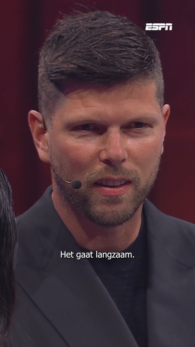 Klaas-Jan Huntelaar geeft een update over zijn gezondheid 🙏 "Het gaat langzaam, maar het gaat de goede kant op" #EredivisieAwards