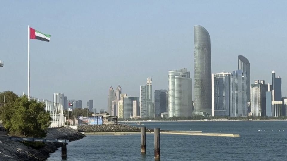 アラブ首長国連邦(UAE)に出稼ぎに行っていた100人以上のパキスタン出身のシーア派イスラム教徒が、イラン紛争開始後に突然国外退去処分を受け、荷物や長年蓄えた貯金も引き出せないまま、帰国を余儀なくされたと訴えている。