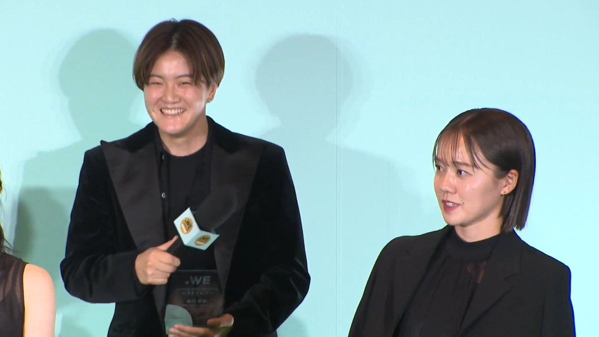 最後まで熾烈な得点王争いを繰り広げた 吉田莉胡選手（I神戸）と島田芽依選手（浦和）。 吉田選手が明かした裏側は…？ #WEリーグアウォーズ は公式Youtubeチャンネルにて配信📡 INAC神戸レオネッサ公式 三菱重工浦和レッズレディース公式 #WEみようぜ #女子サッカー