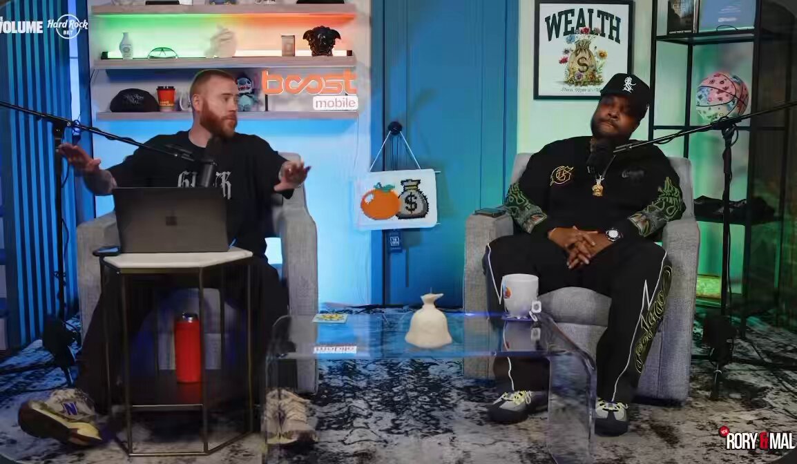 🚨 Mal says it’s hard to genuinely love music and not like Drake Mal says Drake doesn’t even have to be your favorite artist… but if you’re outside, moving around, listening to different music he finds it hard to believe there’s NOTHING in Drake’s catalog for you