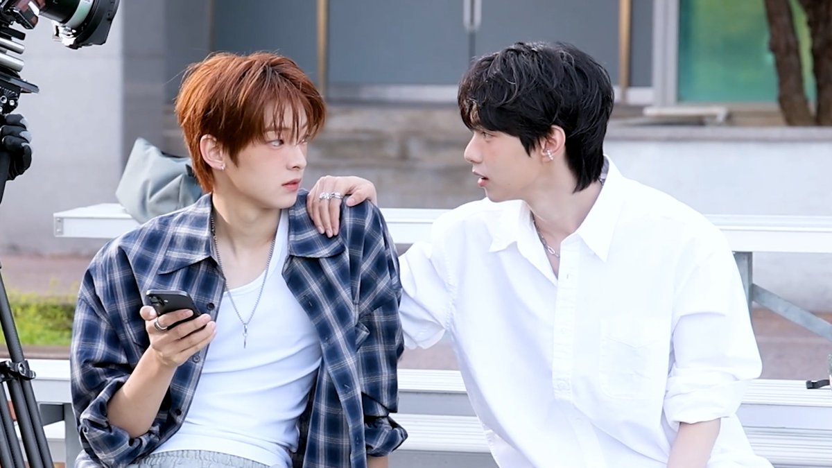 [🎥] I’m on my WAY 2 U'RE…🏃‍♂️🏃‍♂️ 지금 유어에게로 간단 말이야 | FLARE U (플레어 유) 'WAY 2 U' MV BEHIND ✨ #FLAREU #플레어유 #YOUTH_ERROR #WAY2U