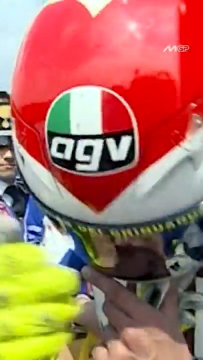 Racing with the heart to claim an iconic home victory ❤️ Valentino Rossi's 2007 win still lives in our memory 💯 #ItalianGP 🇮🇹