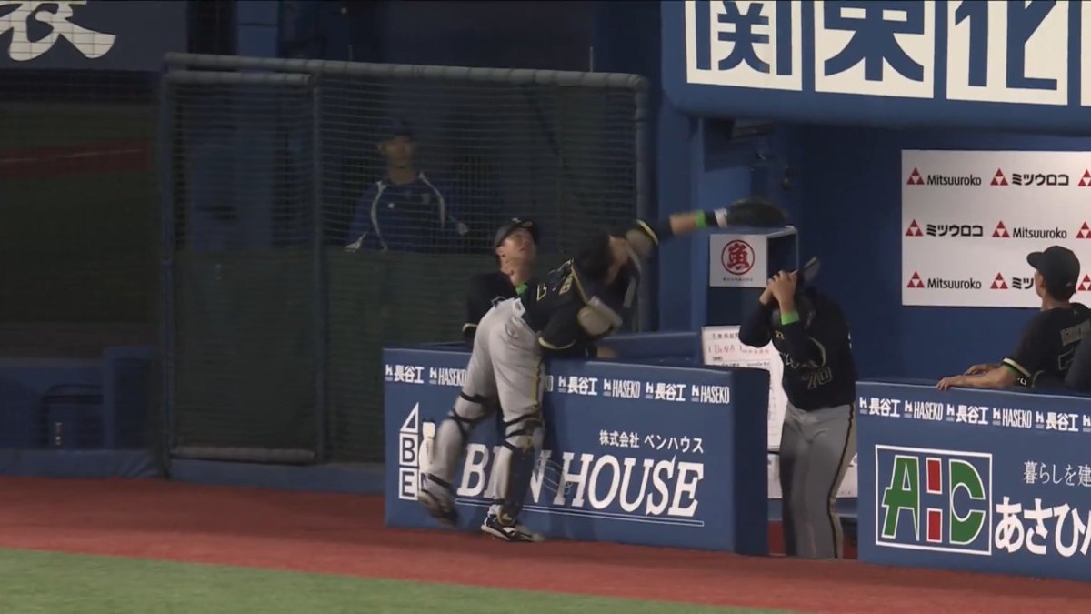 ヤバイわよ! オリックス 若月健矢 選手のスーパーキャッチ👏