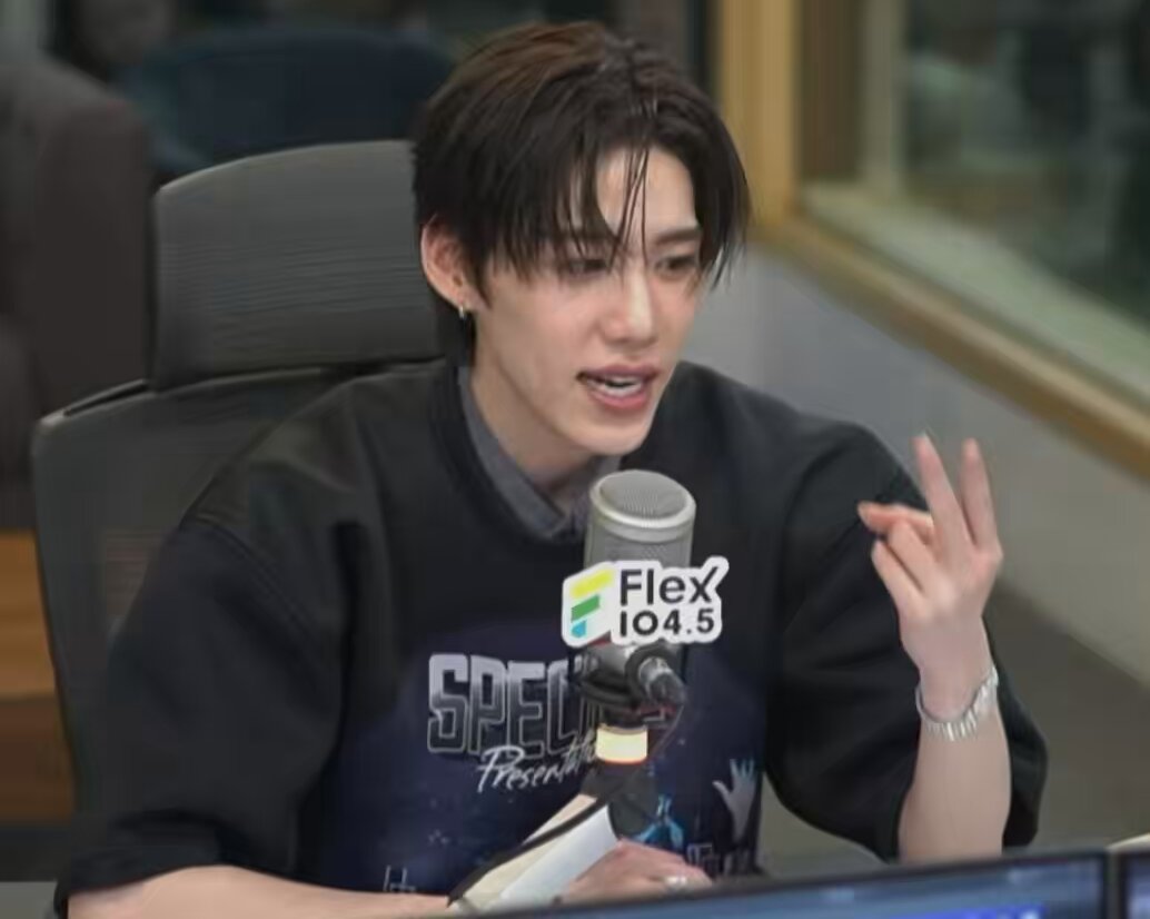 ได้พี่สองมากำกับให้ พีพี:เพลงที่2 เป็นเพลงยอม ร้องกับบิวกิ้นน แฟนคลับ:หึ้ยยย พีพี:อะไรคะ งงนะคะ นิดๆหน่อยๆก็เอา55555555 #Flex1045xPPKRIT_เก่งไม่พอ