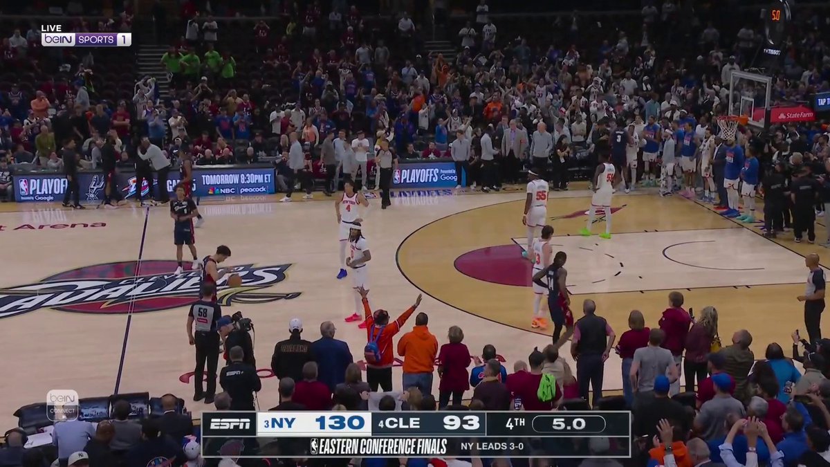 🏀🔥 نيويورك نيكس يتوّج بلقب المنطقة الشرقية بعد تفوقه على كليفلاند كافالييرز بنتيجة 4-0 في السلسلة النهائية ⭐️ وتم اختيار جالين برونسون أفضل لاعب في الأدوار الإقصائية للمنطقة الشرقية وينتظر نيويورك نيكس الفائز من مواجهة أوكلاهوما سيتي ثاندر وسان أنطونيو سبيرز في النهائي #NBA
