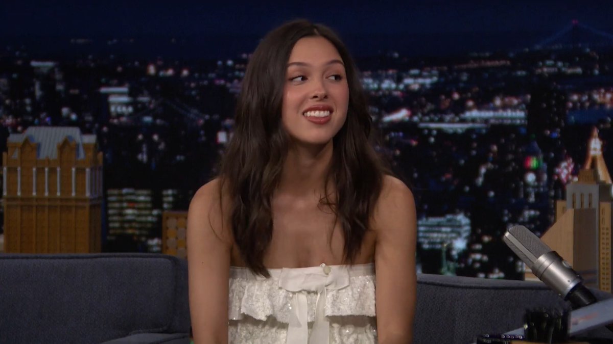 "Steve, any time something funny happens, I just want to tell you!" -Olivia Rodrigo on the quote from Sex and the City that sparked inspiration for her new album you seem pretty sad for a girl so in love! #FallonTonight #oliviaonfallon