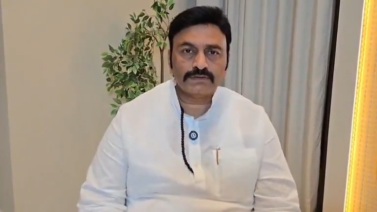 దళితుల హక్కుల కోసం పోరాడుతున్న నేను, “నాకు దళితుల ఓట్లు అవసరం లేదు” అని అన్నట్లుగా కొన్ని ఛానళ్లు, కొంత మంది వ్యక్తులు సోషల్ మీడియాలో నిన్నటి నుంచి చేస్తున్న అసత్య ప్రచారంపై నా స్పందన...