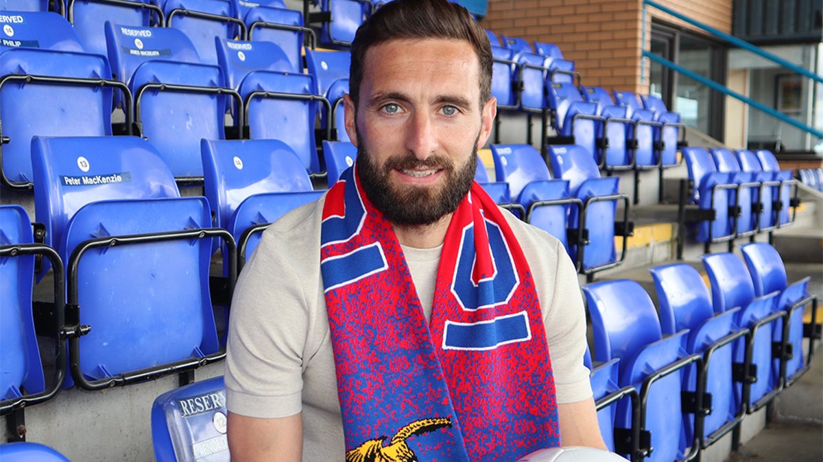🗣️ " Having the chance to come back and give my all for the club again was an exciting prospect." Graeme Shinnie gives his thoughts following return to the club
